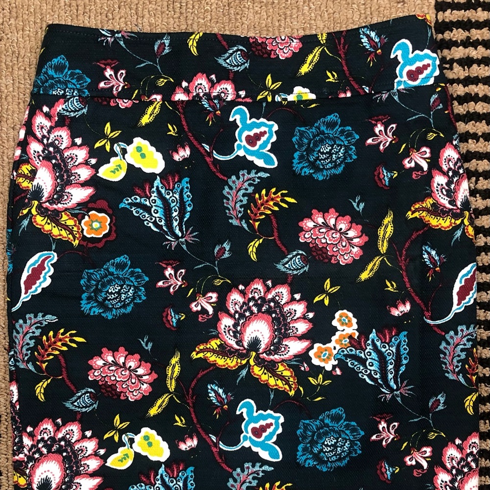 Ann Taylor Loft Forest Green Bold Floral Knee Length Pencil 2 Pockets Skirt